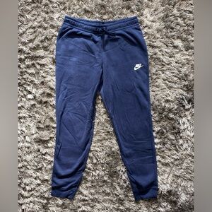 Nike Sportswear Club Fleece Joggers, Size Medium